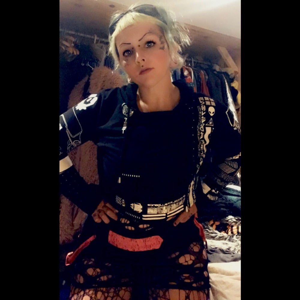 LOOKING TO SWAP!!👽 - Picture 5 of 5
